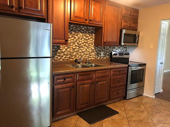 3rd image of 707 Galahad Ln
