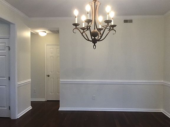 2nd image of 2548 Shannon Dr