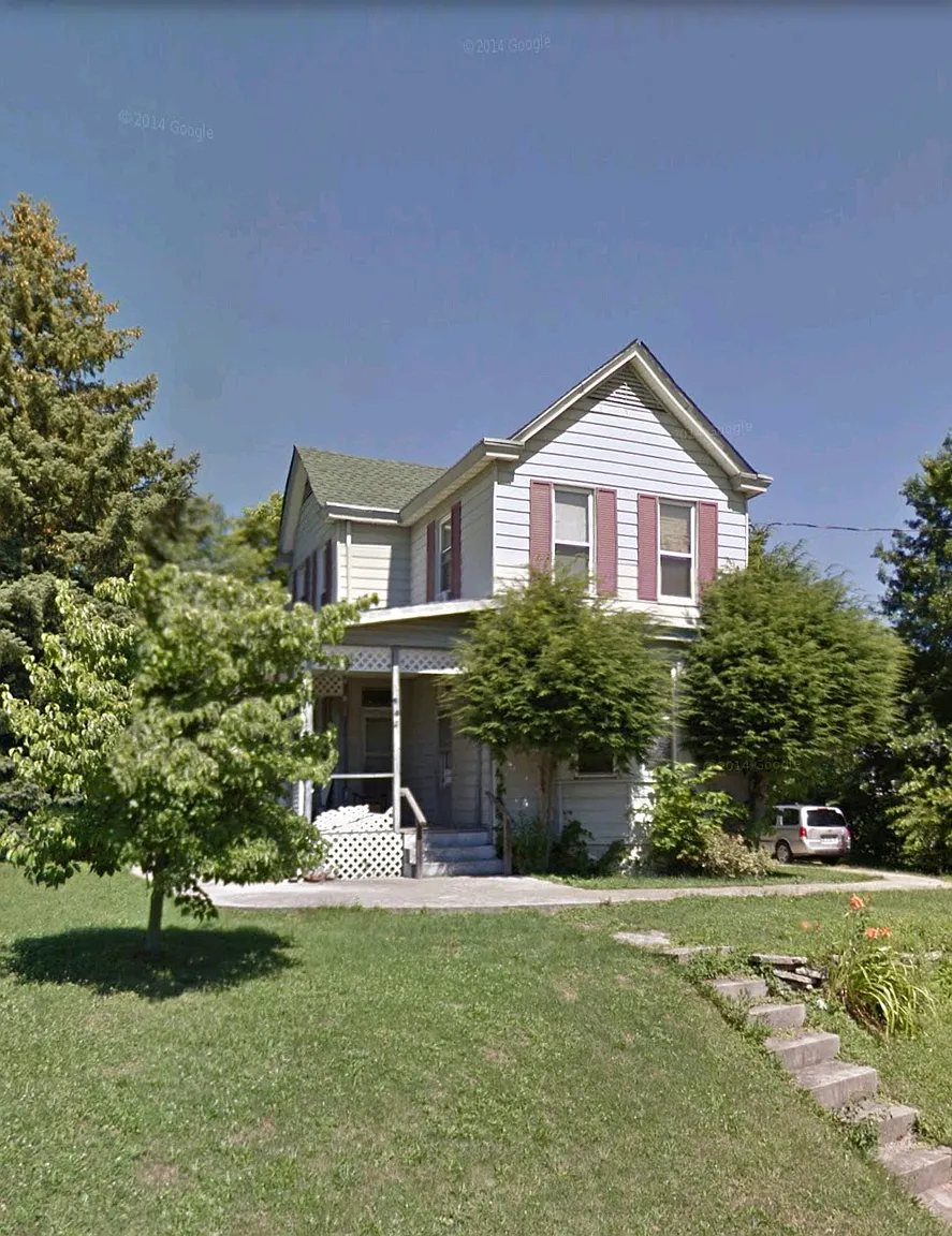 623 Maple Ave photo 1