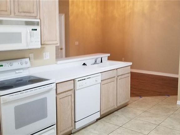 4th image of 504 Napa Valley Cir