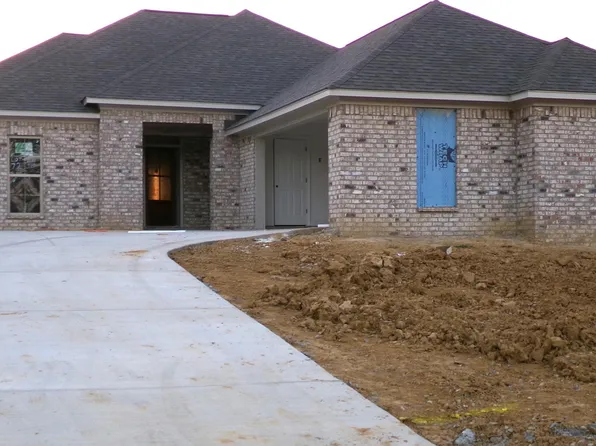 113 Madisonville Dr, Canton, MS 39046