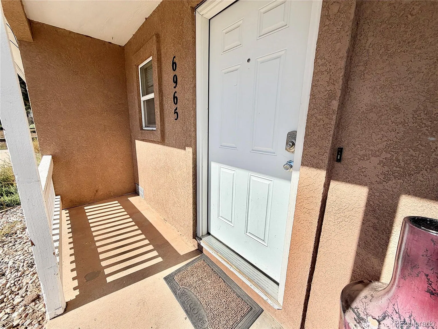 2 bed, 1.5 bath, 900 sqft, $1,282 — Photo 2