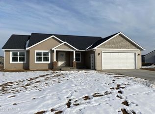 9400 Jack Pine Dr, West Olive, MI 49460