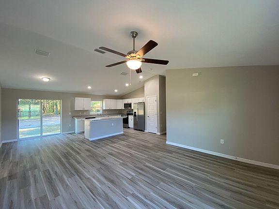 5th image of 23 Aspen Dr