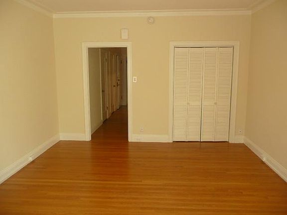 4th image of 1555 Greenwich St #16