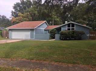 18429 Swan Lake Dr, Lutz, FL 33549