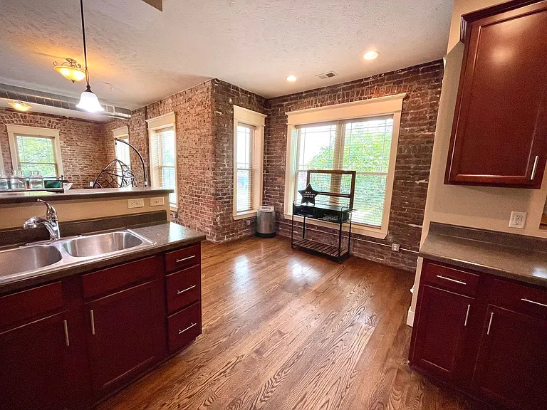 2934 Leavenworth St — Photo 107
