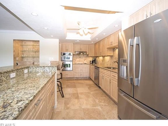 3rd image of 624 Wildwood Ln