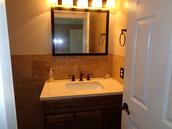 4th image of 6075 Kenridge Cir
