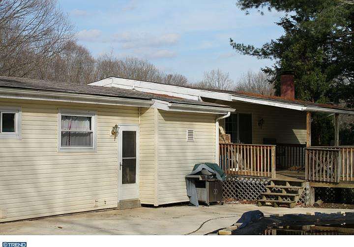 2nd image of 3998 Riviera Rd