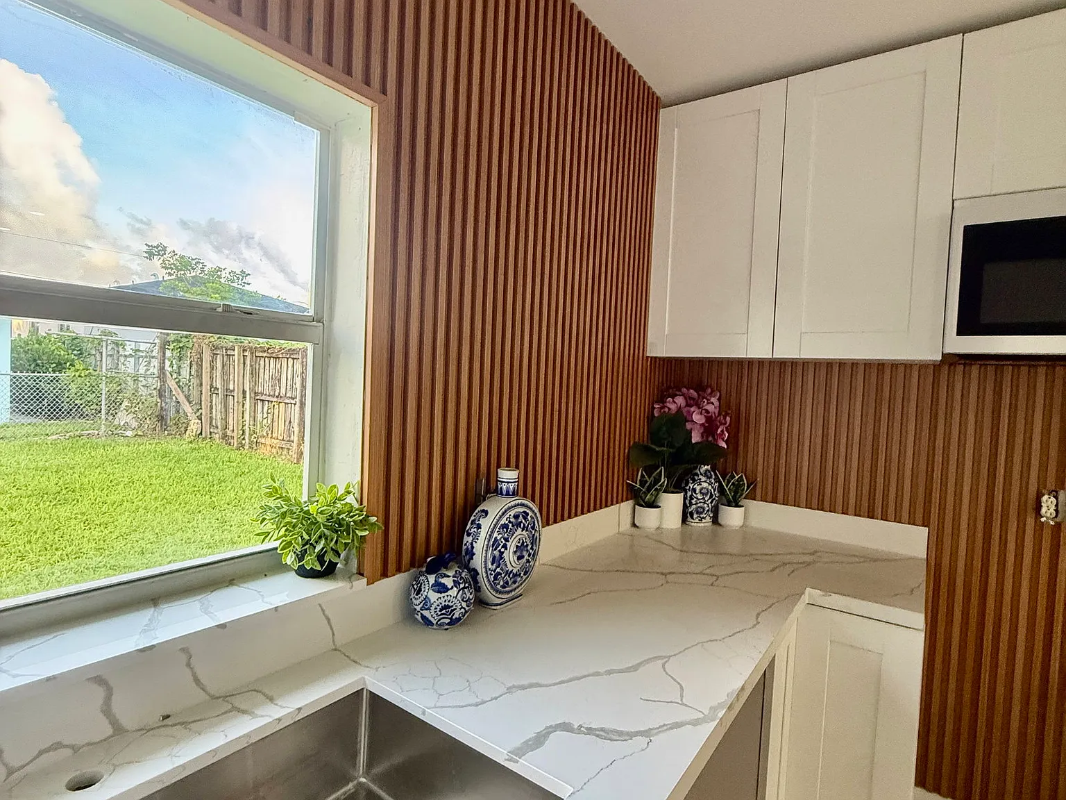 4 bed, 2.0 bath, 1300 sqft, $3,500 — Photo 3