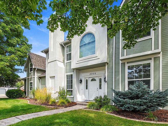3rd image of 3706 N Lakegrove Way