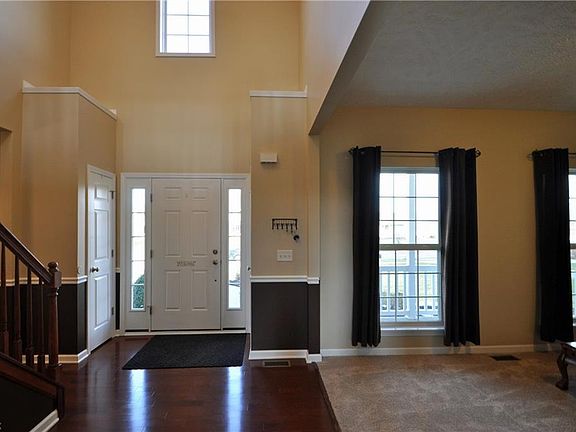 2nd image of 39169 Arlington Dr
