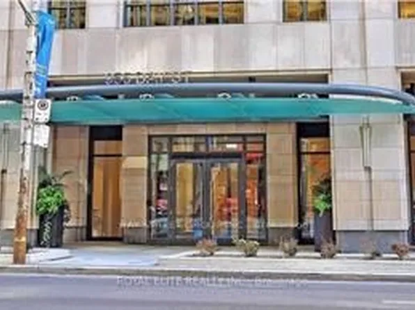 955 Bay St, Toronto, ON