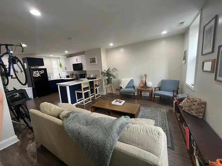 1525 E Moyamensing Ave #2 — Photo 2
