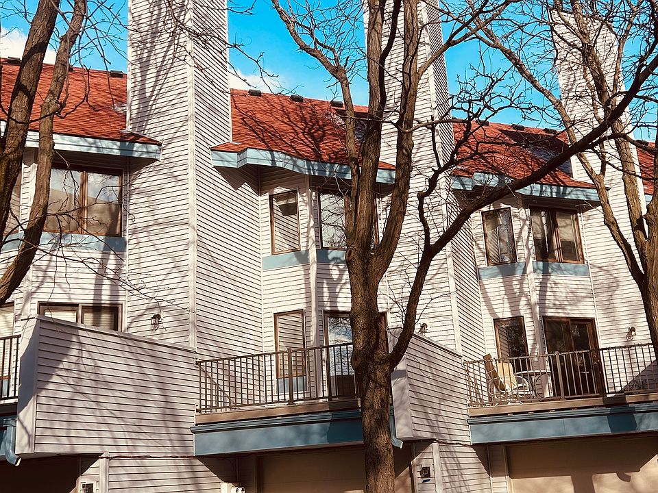 1st image of 324 Selby Ave