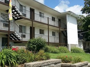 2550 S Big Bend Blvd, Saint Louis, MO 63143