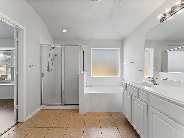 30218 Deleon Fields Dr — Photo 29