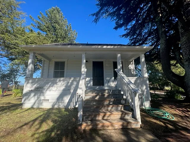 1387 Barlow Ln — Photo 1