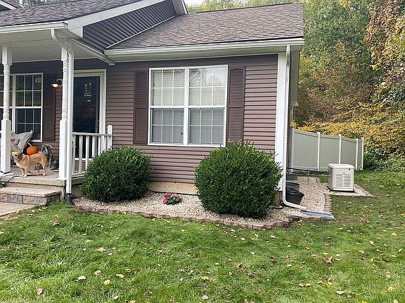 3rd image of 5 White Birch Ln