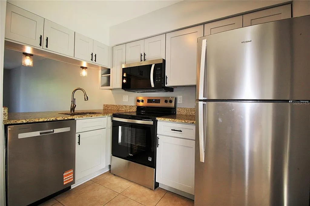 2 bed, 2.5 bath, 4488 sqft, $1,775 — Photo 3