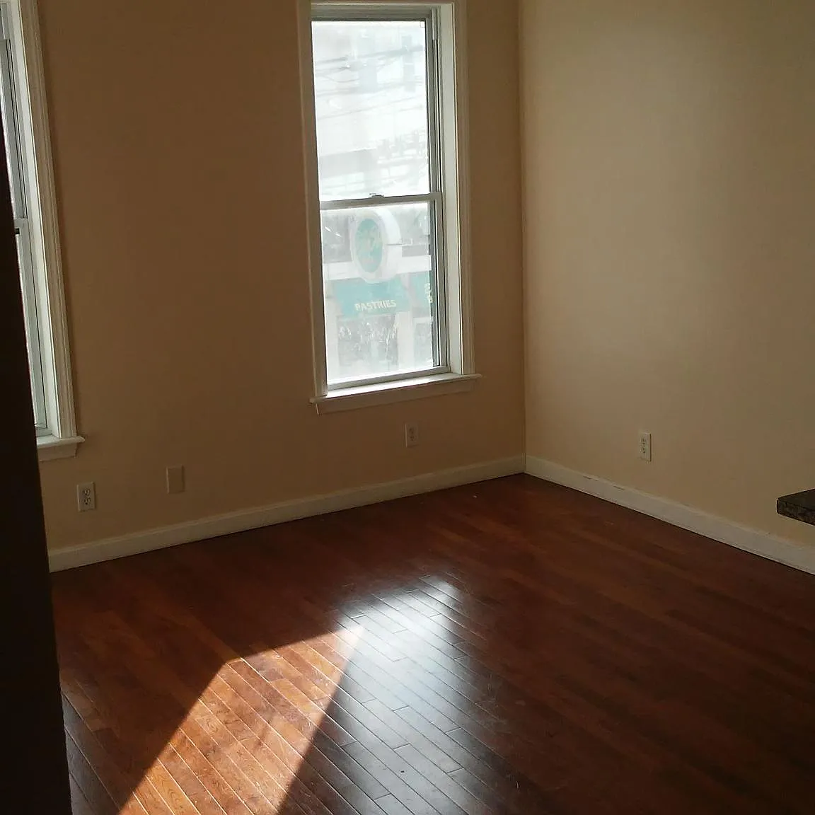 2 bed, 1055 sqft, $2,850 — Photo 4