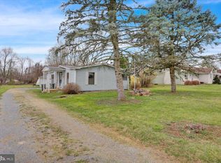 25 Pricetown Rd, Fleetwood, PA 19522