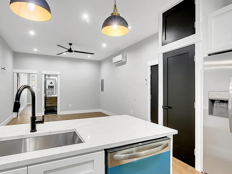 1225 Washington Blvd #B — Photo 3