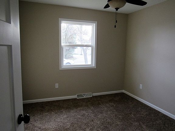 4th image of 221 N Arminda Ave