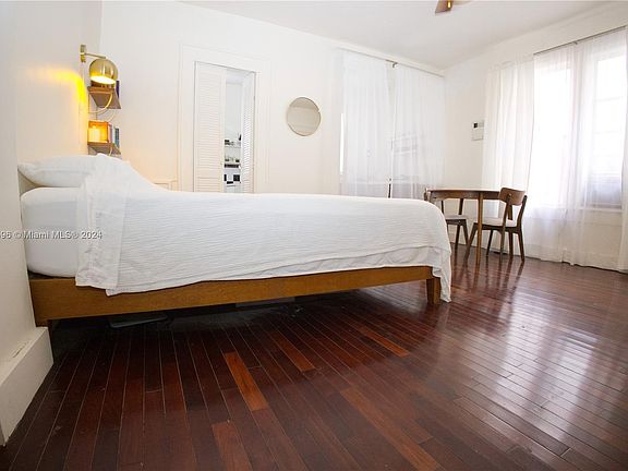 5th image of 642 Michigan Ave APT 8