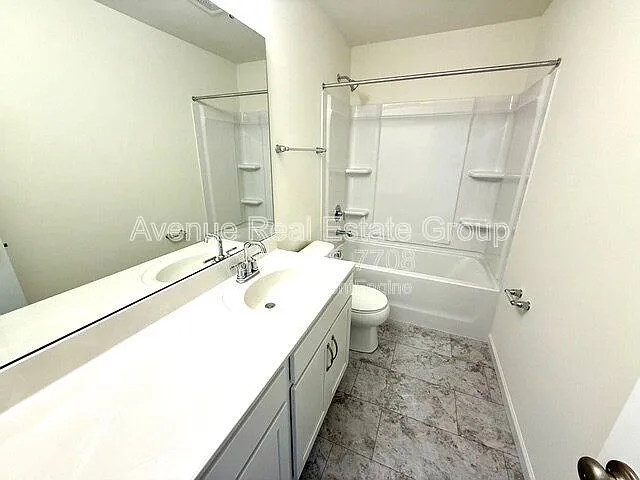 713 Crested Point Dr — Photo 16