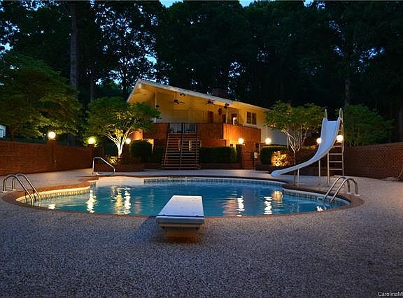 3rd image of 2805 Rosewood Ln