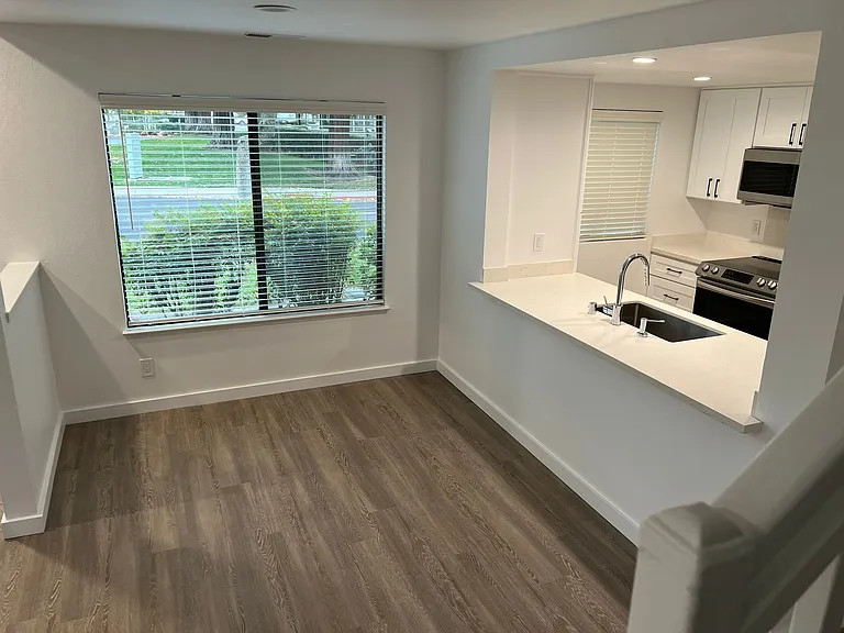 300 Rock Creek Way — Photo 5