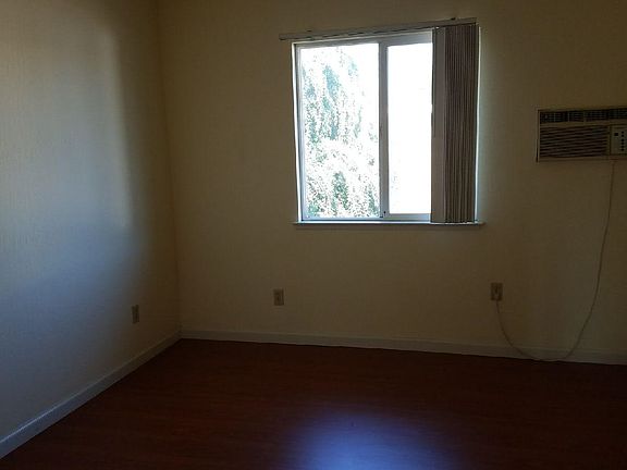 5th image of 2080 Marlboro Ct APT 14