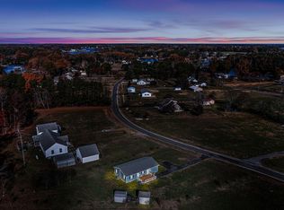 215 Harbor Dr, Reedville, VA 22539