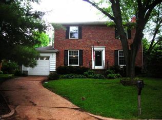 4 Thorncliff Ln, Saint Louis, MO 63122