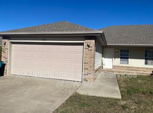 4307 W La Siesta St, Springfield, MO 65802