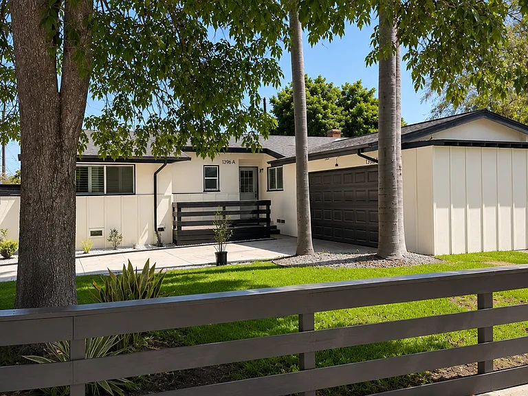 1396 Galway Ln #A — Photo 2