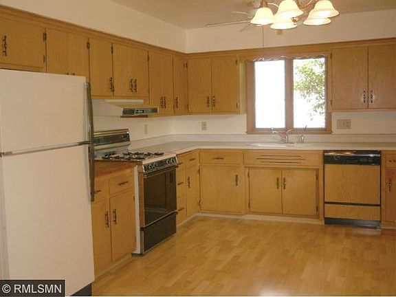 3rd image of 1334 Manomin Ave