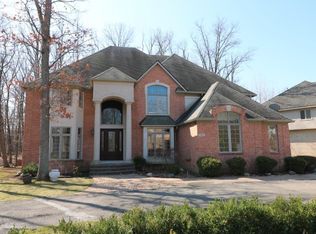 6993 Lakemont Cir, West Bloomfield, MI