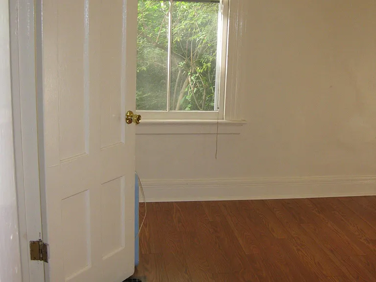Back room (study orsmall bedroom)