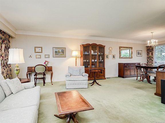 4th image of 2086 Avondale Rd