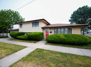 4401 Vernon Ave, Brookfield, IL 60513