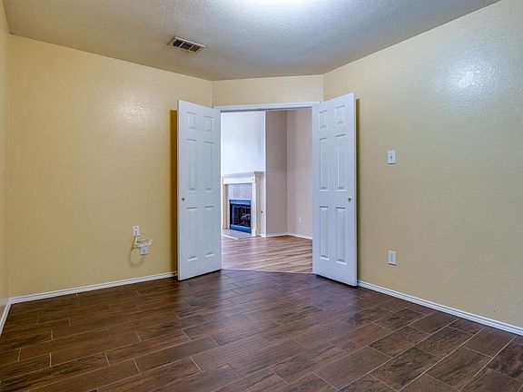 5th image of 736 Texas Oak Trl