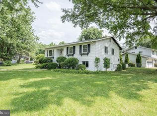 7857 Oreana Dr, Annandale, VA 22003
