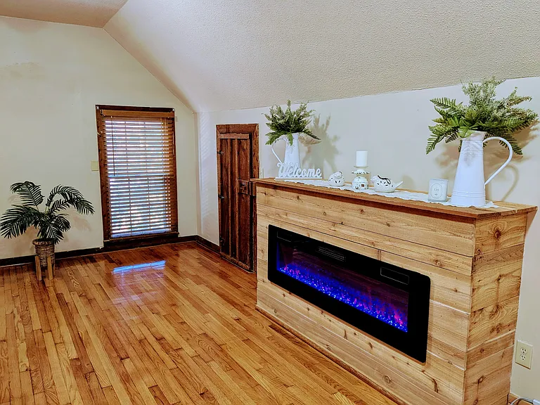 2710 Bryant Rd — Photo 3
