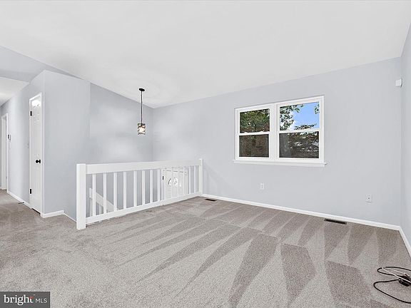 4th image of 130 Clarence Ave