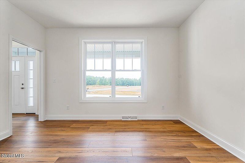4th image of 24 Eastpointe Drive