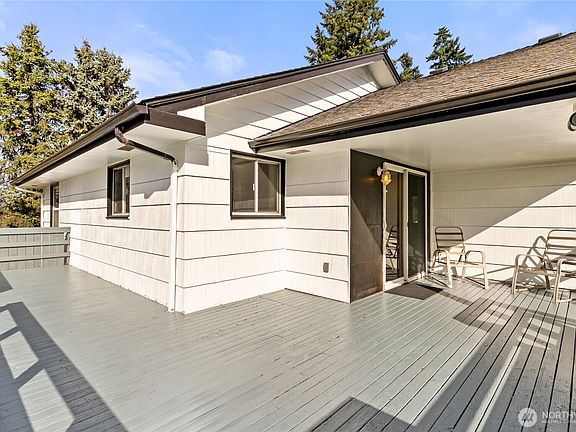 5th image of 3624 E R Street