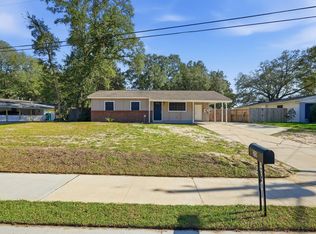 20 Kohler Dr, Mary Esther, FL 32569